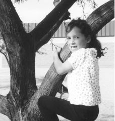 See me Climb on Tree